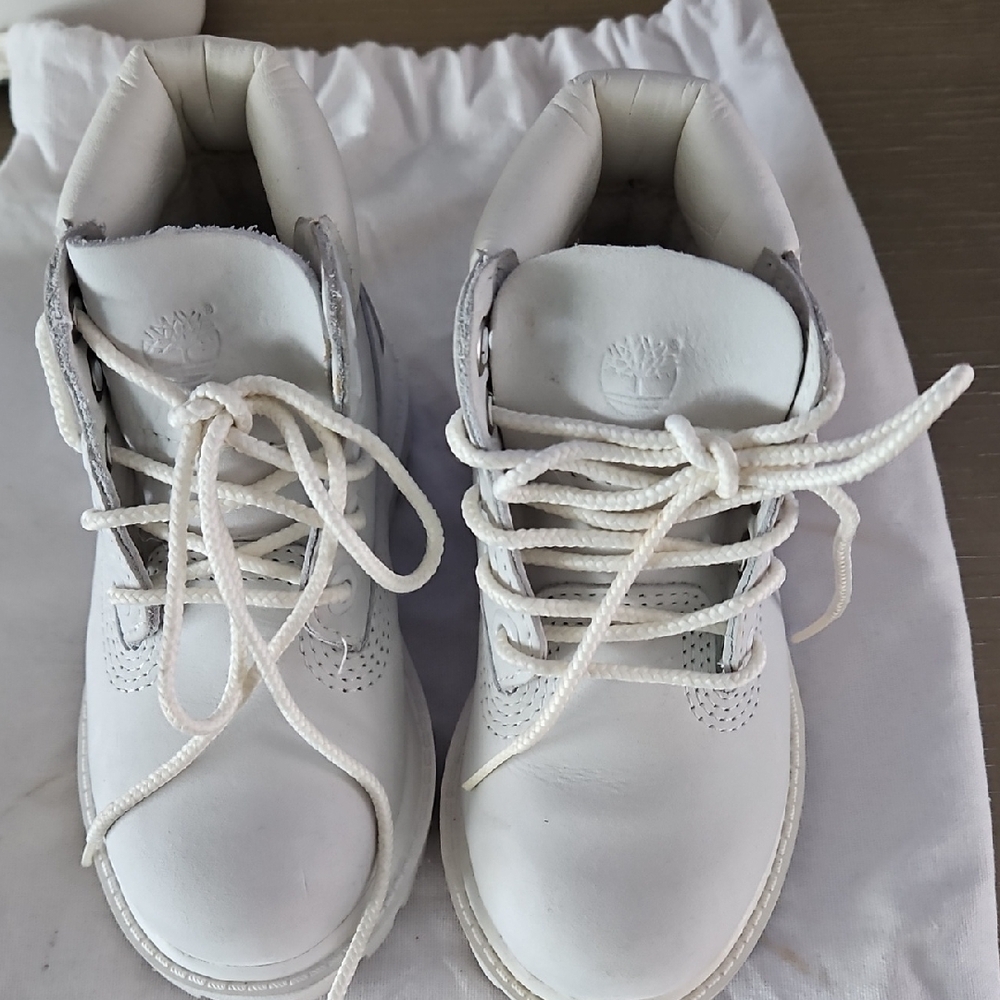Timberland White Leather Boots Sleek Design